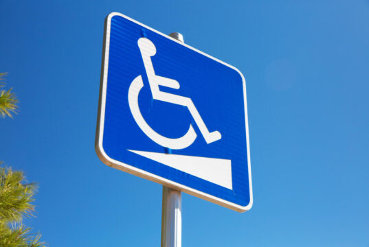 Powiat Lęborski z dużym wsparciem PFRON: Ponad milion złotych na projekty dla osób z niepełnosprawnościami