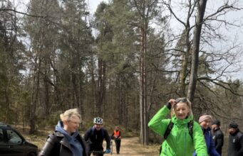 Szlak rowerowy Bytów – Lębork – Łeba. Spotkanie nad Jeziorkiem Leśnym w Cewicach.