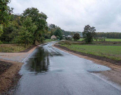 Zakończono modernizację drogi powiatowej w miejscowości Laska