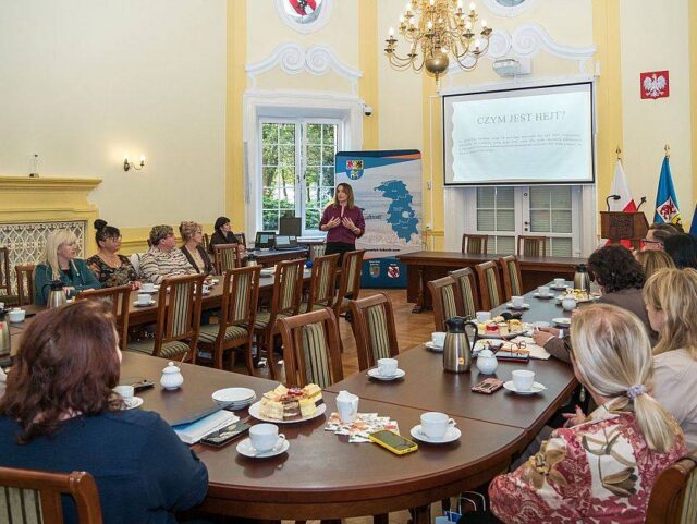 XI Forum Sołtysów Powiatu Lęborskiego: bezpieczeństwo i rozwój infrastruktury rowerowej XI Forum Sołtysów Powiatu Lęborskiego: bezpieczeństwo i rozwój infrastruktury rowerowej